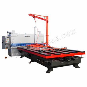Máquina cortadora de guillotina con mesa de alimentación frontal